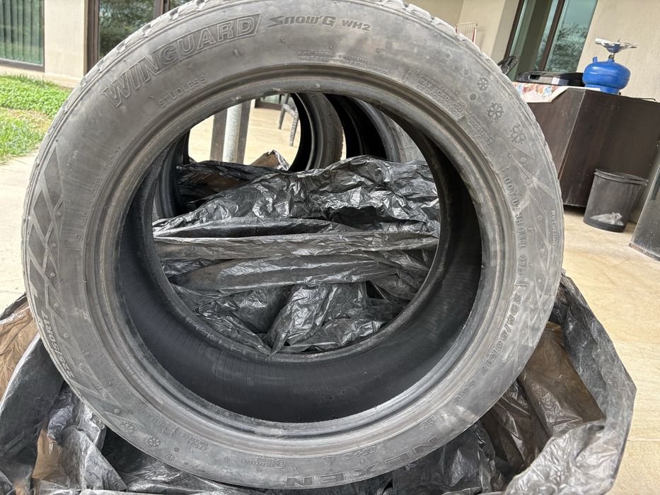 Зимни гуми 4бр 225/50/17  98V
