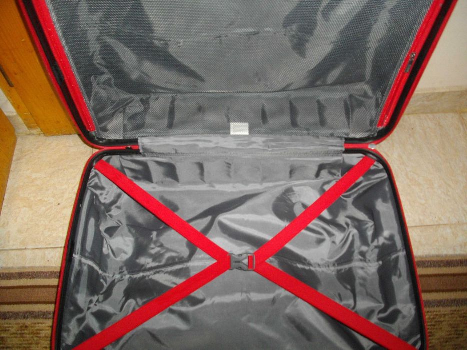 Голям,среден и малък куфар,пластмаса и текстил