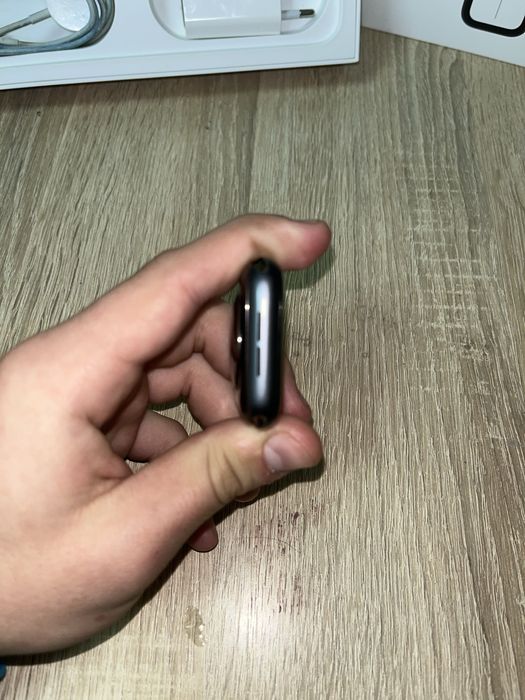 Apple watch series 4 space grey aluminium case 44mm