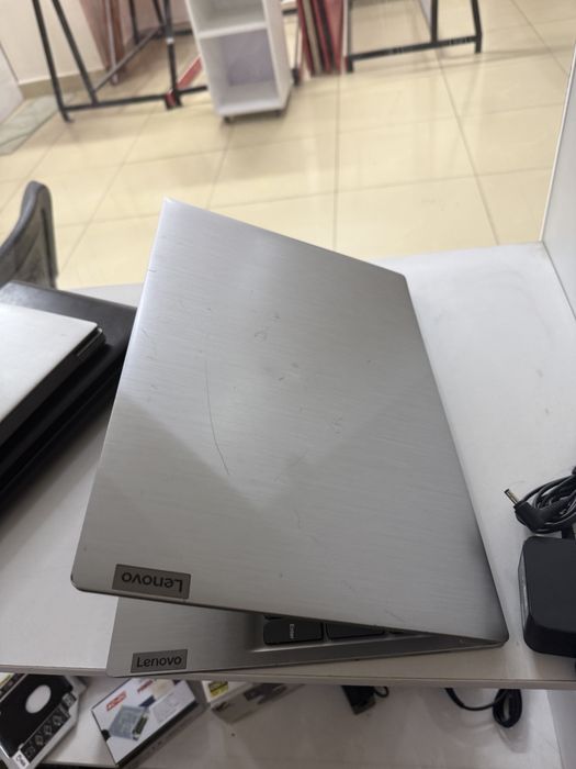 Ноутбук lenovo серебристый