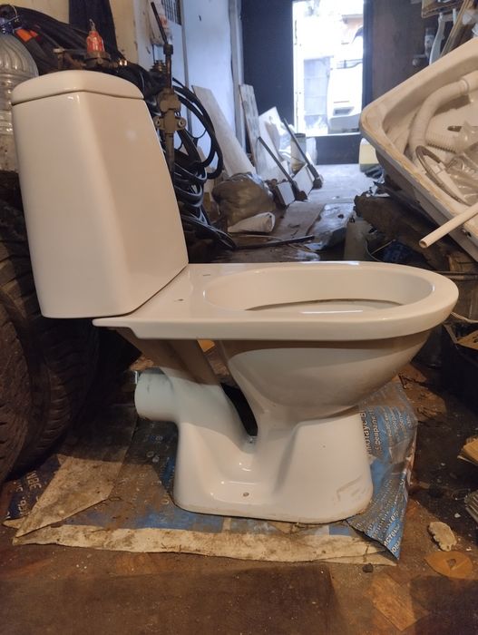Унитаз с бачком без арматуры