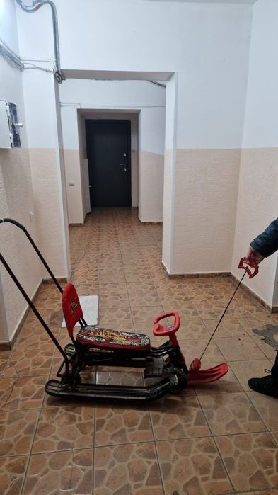 Саки на колесах с рулем