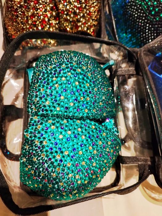 IFBB състезателни бикини/бански ( руски )