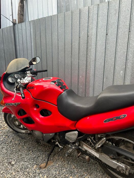 Vând Motocicletă Suzuki de 600