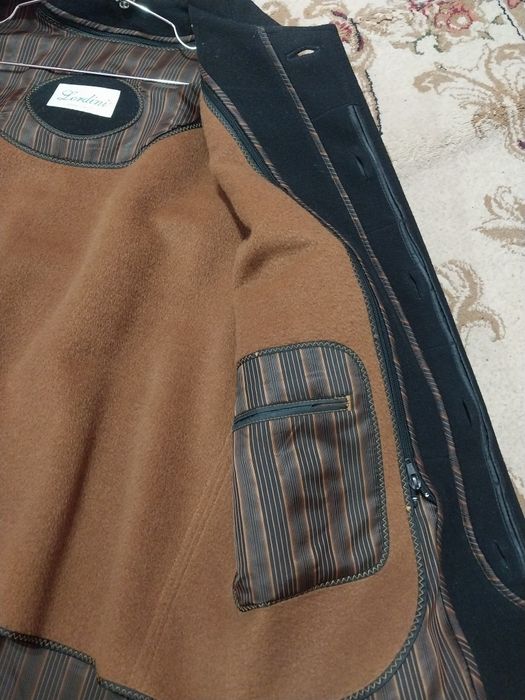 Mujskoy Palto sotiladi