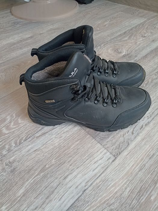 Кроссовки зимние