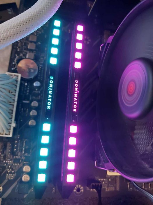 32GB DDR4 4000Mhz CL18 - Corsair Dominator Platinum RGB