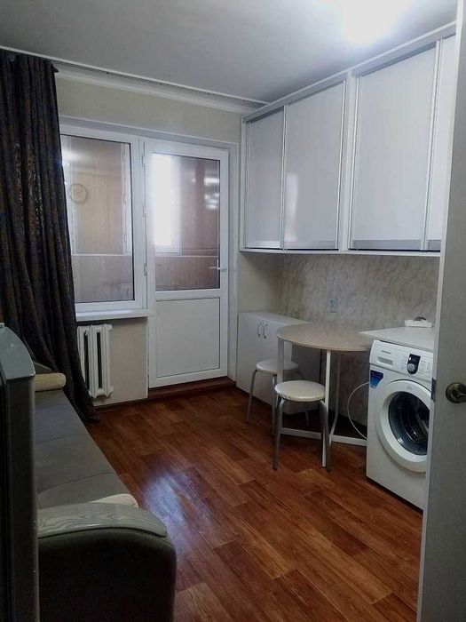 Продам 1 ком Жарокова Толе би