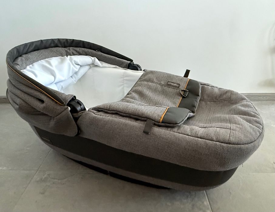Кош за новородено Peg Perego Navetta Elite с комплект за сигурност Kit Auto