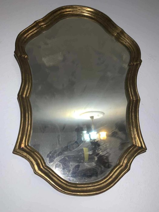 Oglinda de perete cu rama din lemn