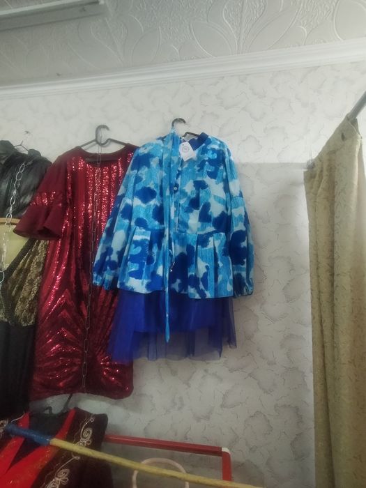 Киімдер сатылады