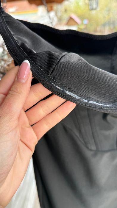 Черна рокля с пера