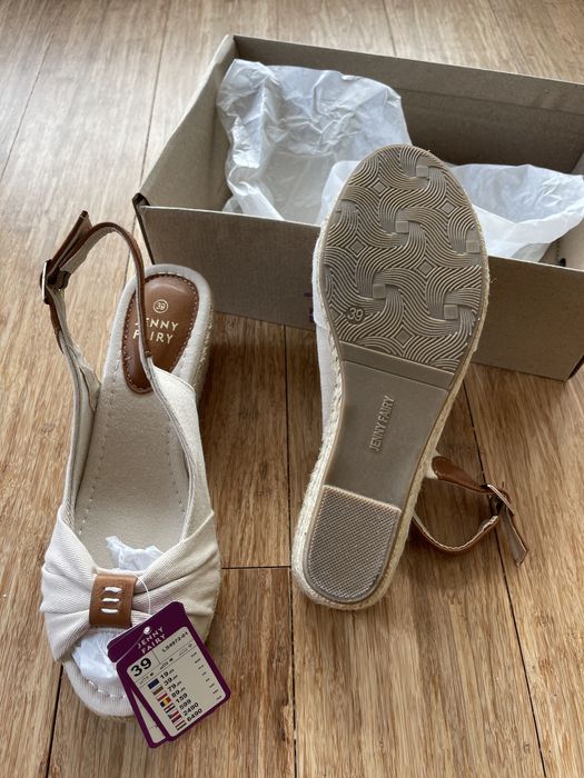 Чисто нови еспадрили