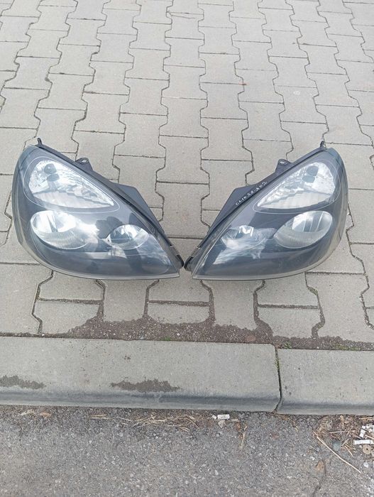 Продавам фарове за Рено Клио 2 2001г