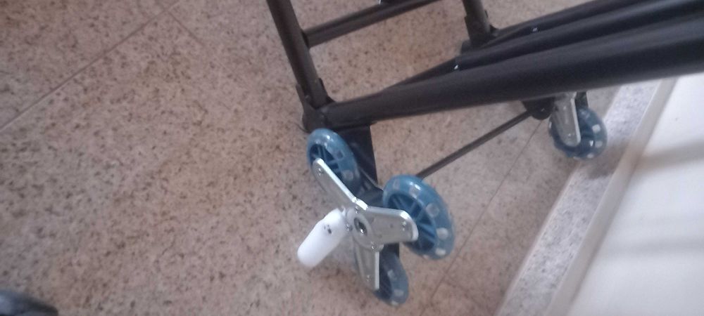 стоманена товарна количка