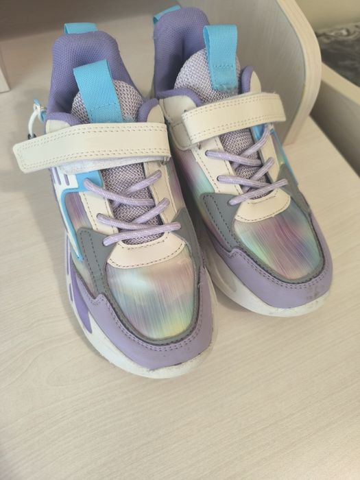 Adidași fete mărimea 31