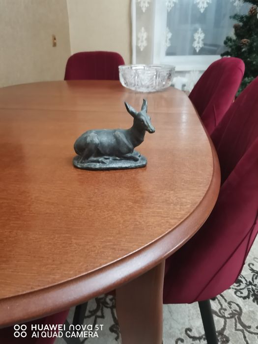 Продам статуэтку в виде собаки