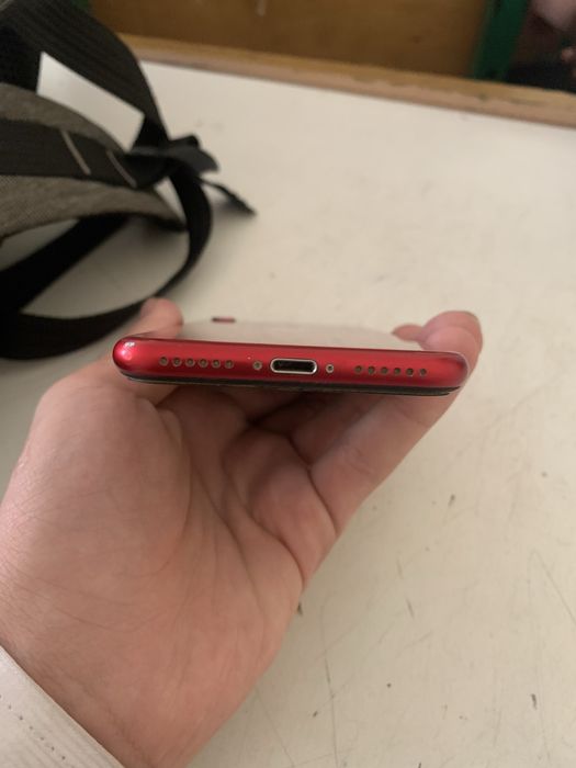 Iphone se3 red 2022