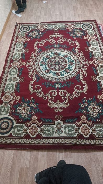 Ковры , срочно!!