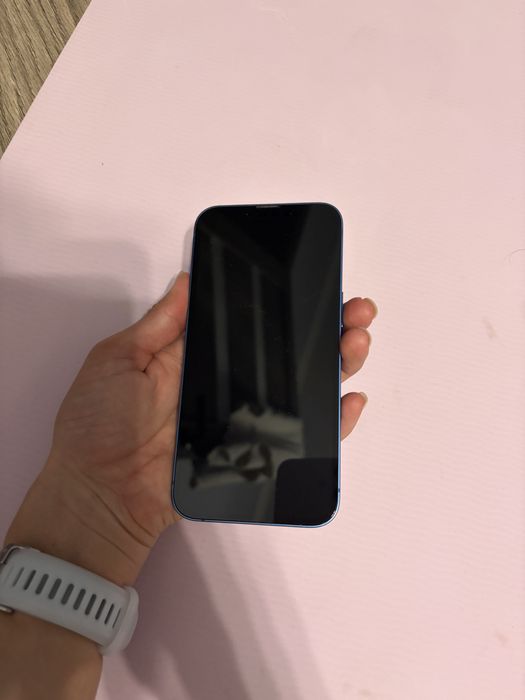 iPhone 13 синий