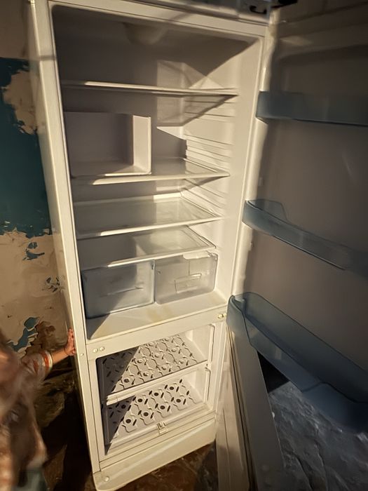 Продам холодильник на запчасти