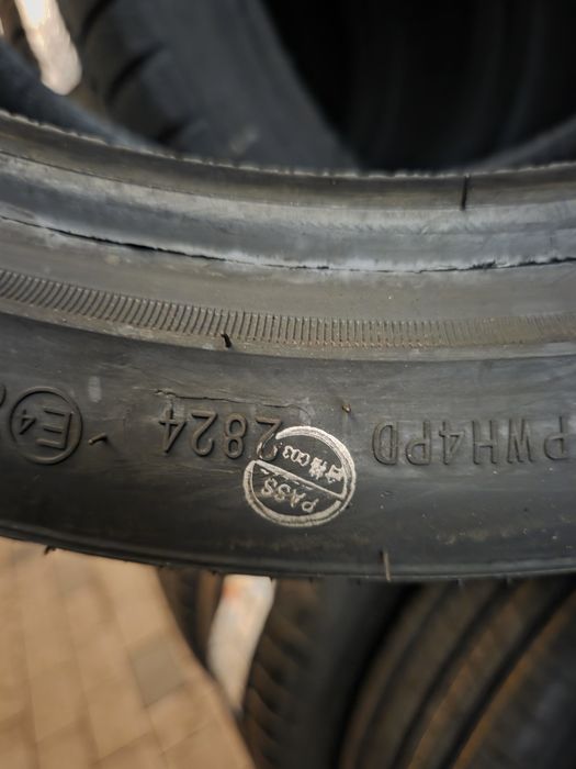 Set anvelope iarna Mercedes Grenlander 245/40/18 cu 265/35/18