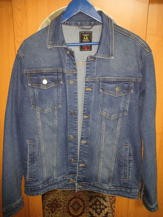 Продам джинсовая куртка. Новая. новая