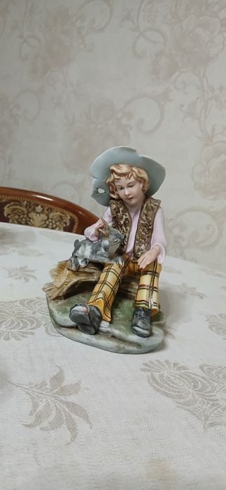 Фарфоровые фигуры