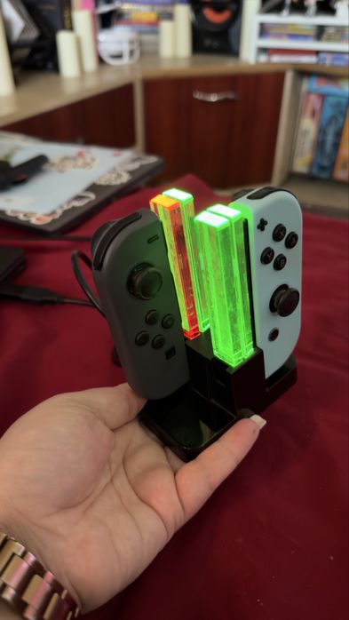 Vand consola Nintendo Switch (1) competa cu accesorii