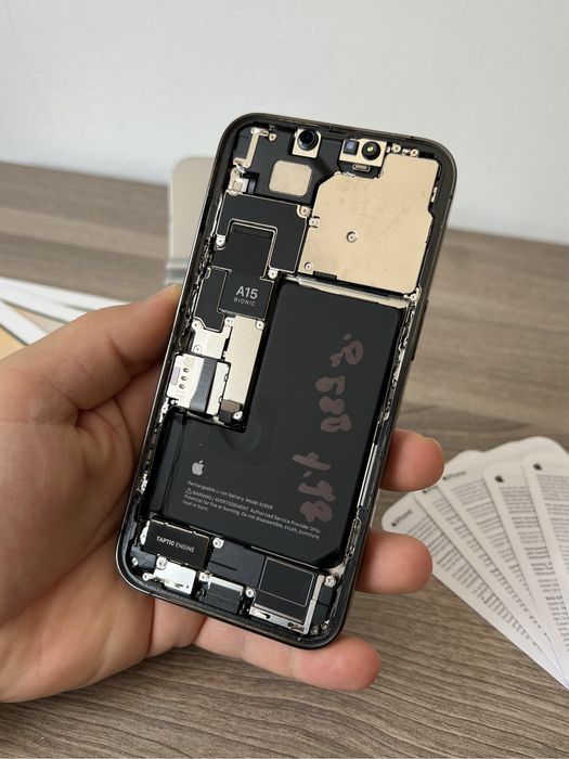iPhone 13 Pro, НА ЧАСТИ - камера, корпус, батерия, букса и др.