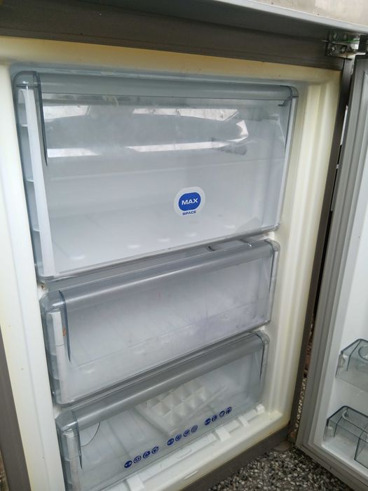 Малък хладилник ,втора употреба,плюс голям хладилник,втора употреба