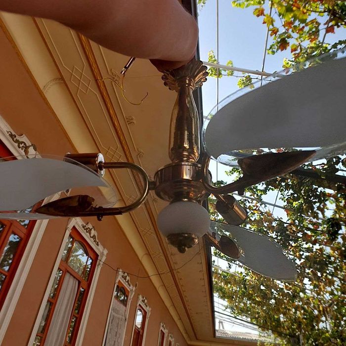 Luistralar 3talik akfa led chiroqlari bilan hona yorqin boladi