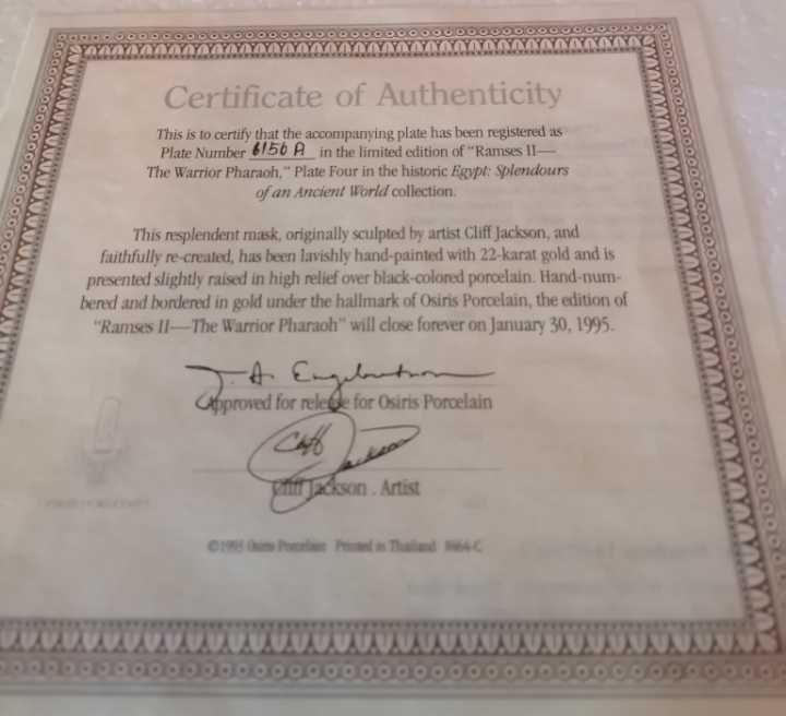 Vand farfurie portelan cu Faraonul Ramses pictata manual cu aur