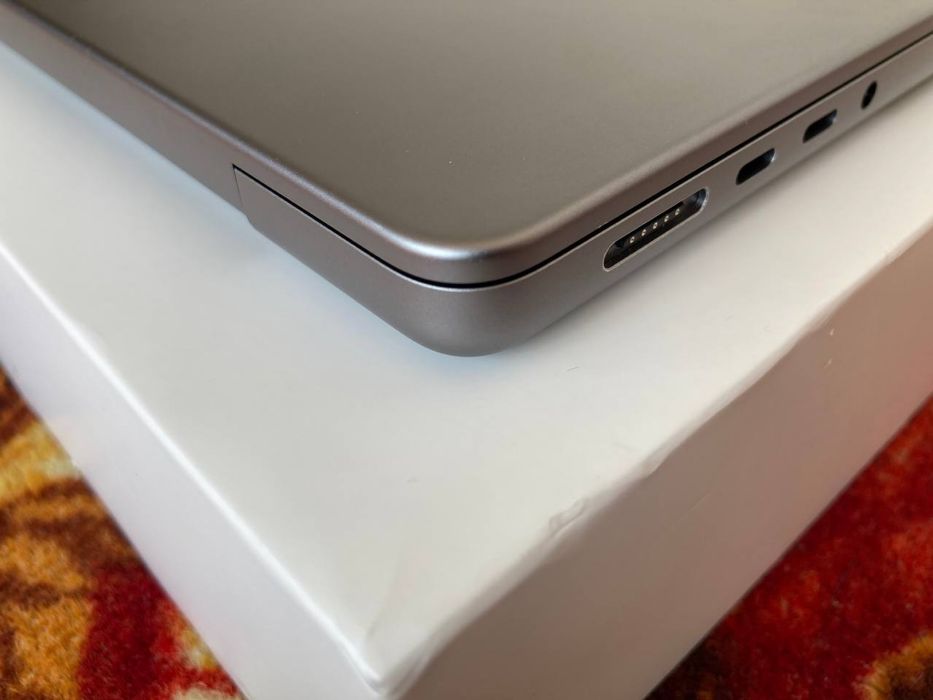 Apple MacBook Pro 14-дюйм M1 Pro Chip LL/A сотилади