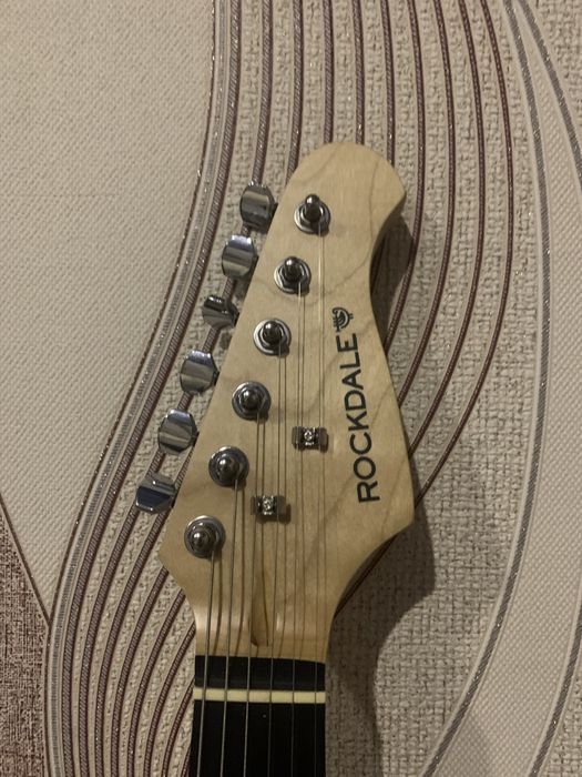 Электрогитара новая