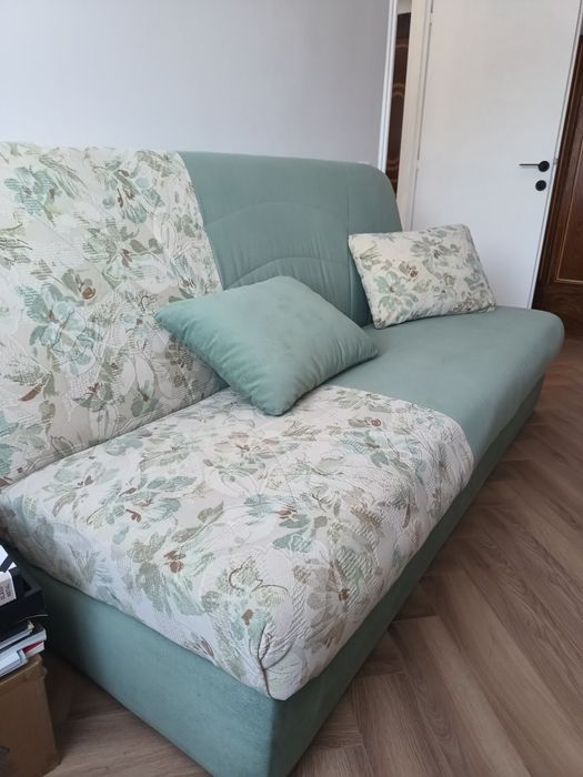 Vând canapea extensibilă