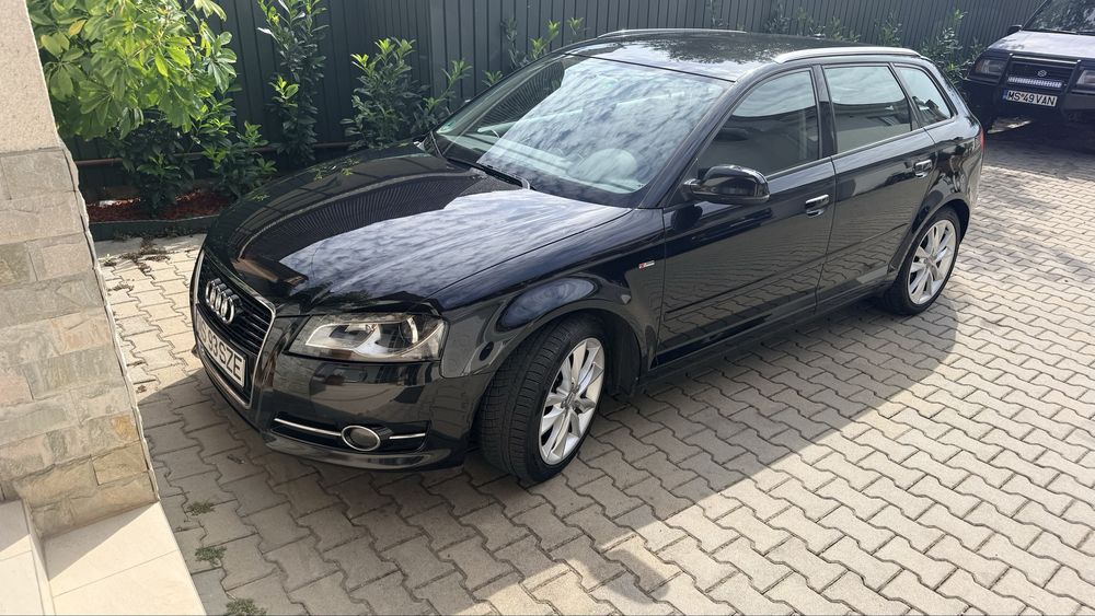 Audi A3 negru  capacitate 2000  disel