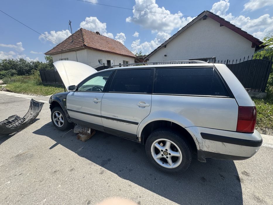 Vand pasat b5 1.9tdi pentru piese sau dezmembrari