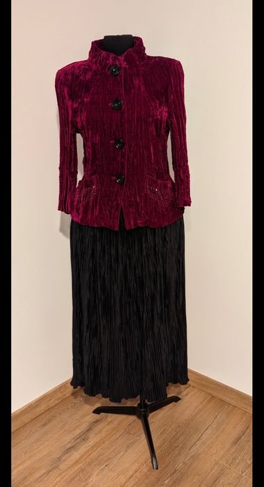 Compleu elegant catifea bordo + fustă plisată neagră