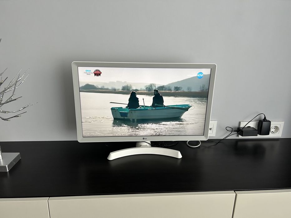 LG Телевизор/Монитор 24 inch