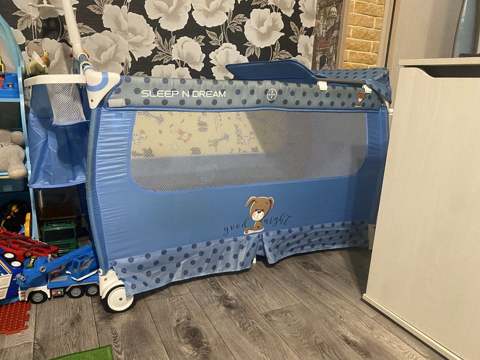 Продам детскую кроватку-манеж