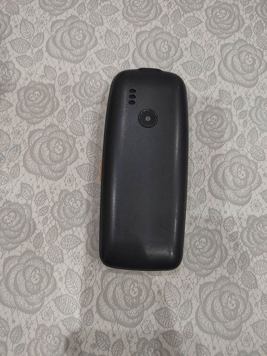 Knopkali telifonlar sotiladi