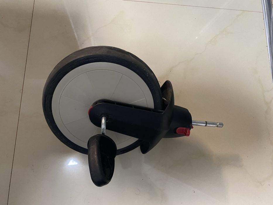 Roata mare universala rosu/ gri/ alb tricicleta Smartrike
