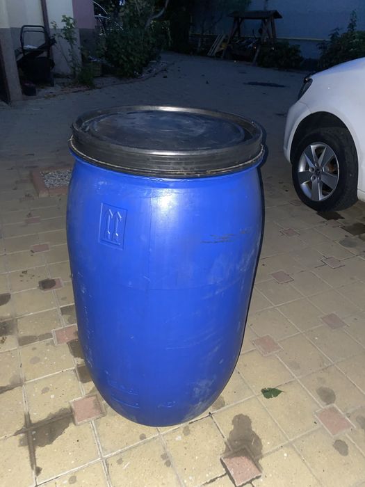 Butoaie plastic 200l