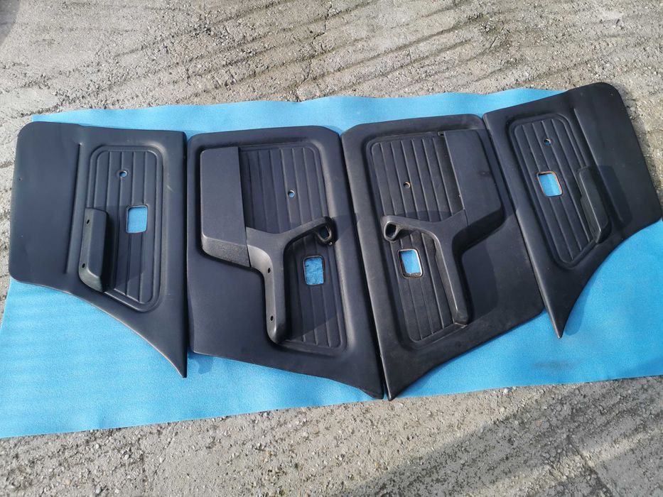 fete de usi piele bmw e30 ursulet berlina sedan 4 usi