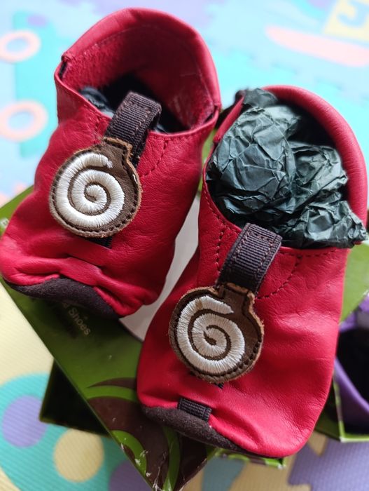 Первая обувь для малыша (пинетки)