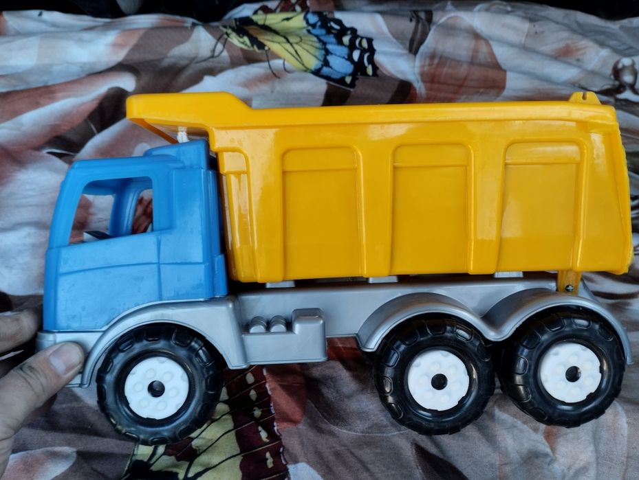 Игрушки Самосвал новый