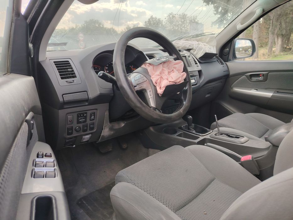 Тойота Хайлукс 3.0д 171 к.с. / Toyota Hilux 3.0d 171 hp НА ЧАСТИ