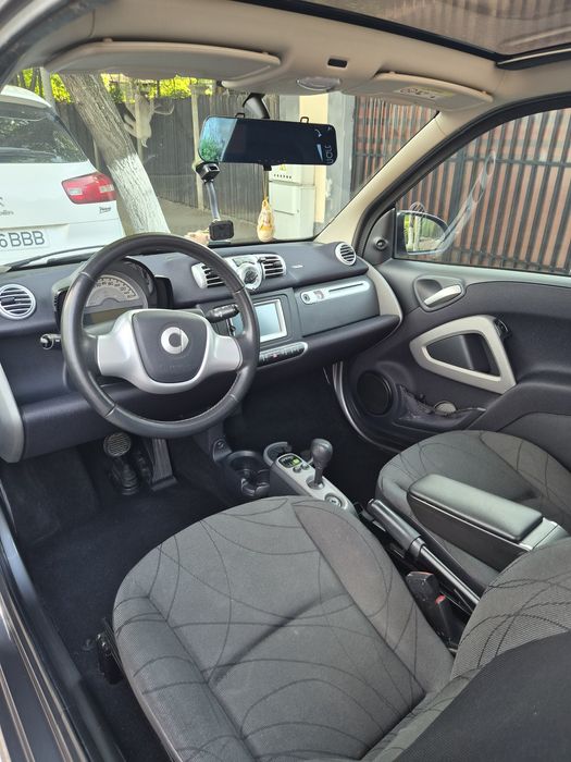 Vand smart fortwo,an fabricatie 2014,km putini!!!