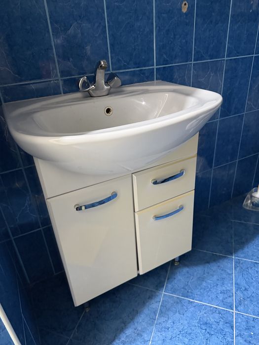 продам раковину с зеркалом